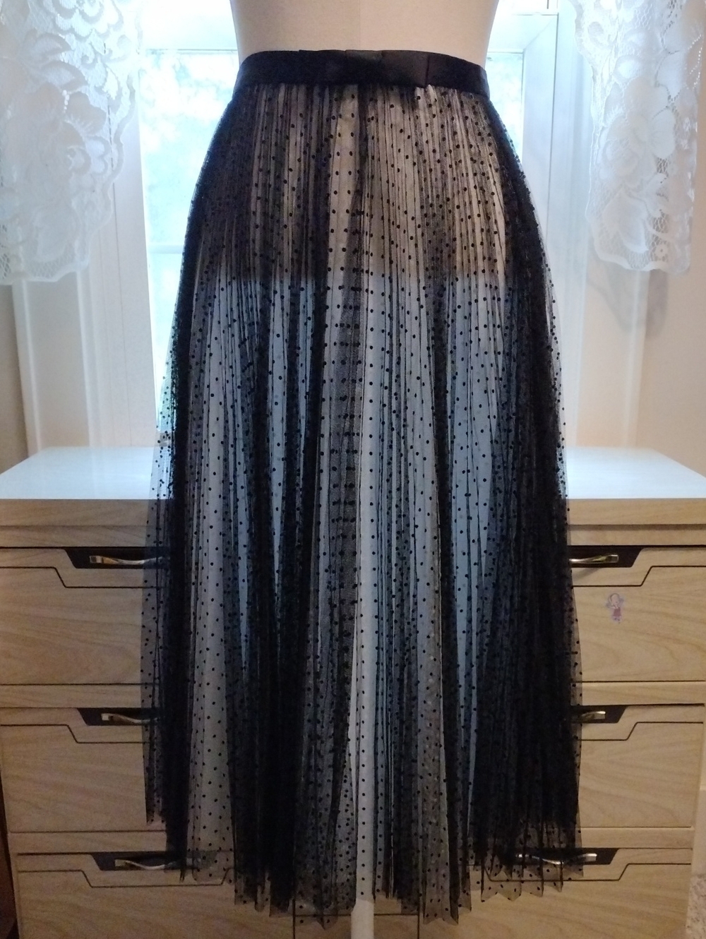 White House Black Market Pleated Tulle Polka Dot Skirt Black/White Size 00